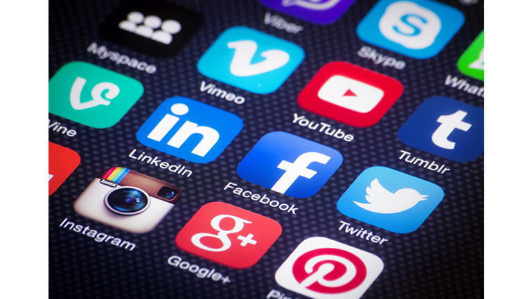 Mobile App Performance - Social Share